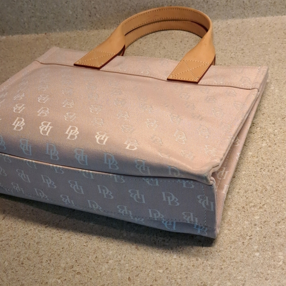 Dooney & Bourke Vintage Pink Signature Logo Small Tote Bag with Leather Handles - Picture 5 of 12